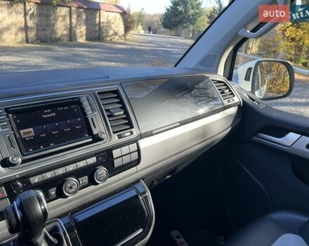 Білий Фольксваген Мультиван, об'ємом двигуна 1.97 л та пробігом 230 тис. км за 43000 $, фото 44 на Automoto.ua