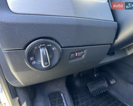 Білий Фольксваген Мультиван, об'ємом двигуна 1.97 л та пробігом 230 тис. км за 43000 $, фото 52 на Automoto.ua