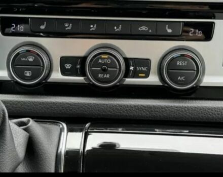 Белый Фольксваген Мультиван, объемом двигателя 2 л и пробегом 200 тыс. км за 43000 $, фото 18 на Automoto.ua