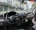 Білий Фольксваген Мультиван, об'ємом двигуна 2 л та пробігом 150 тис. км за 42999 $, фото 31 на Automoto.ua