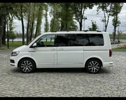 Белый Фольксваген Мультиван, объемом двигателя 2 л и пробегом 200 тыс. км за 43000 $, фото 6 на Automoto.ua