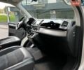 Білий Фольксваген Мультиван, об'ємом двигуна 2 л та пробігом 150 тис. км за 42999 $, фото 35 на Automoto.ua