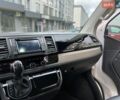 Білий Фольксваген Мультиван, об'ємом двигуна 2 л та пробігом 150 тис. км за 42999 $, фото 33 на Automoto.ua