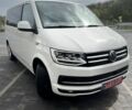 Белый Фольксваген Мультиван, объемом двигателя 2 л и пробегом 215 тыс. км за 37000 $, фото 1 на Automoto.ua