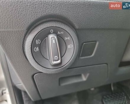 Білий Фольксваген Мультиван, об'ємом двигуна 1.97 л та пробігом 228 тис. км за 40900 $, фото 26 на Automoto.ua