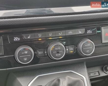 Білий Фольксваген Мультиван, об'ємом двигуна 1.97 л та пробігом 228 тис. км за 40900 $, фото 45 на Automoto.ua