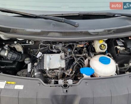 Білий Фольксваген Мультиван, об'ємом двигуна 1.97 л та пробігом 228 тис. км за 40900 $, фото 18 на Automoto.ua