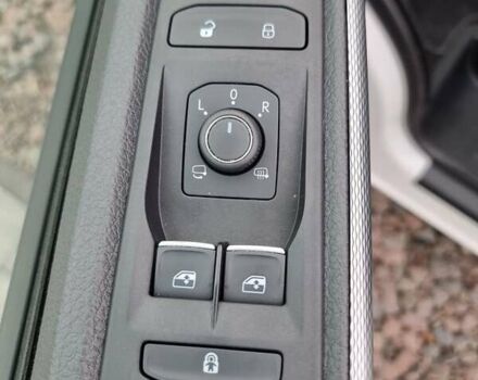 Білий Фольксваген Мультиван, об'ємом двигуна 1.97 л та пробігом 228 тис. км за 40900 $, фото 22 на Automoto.ua