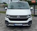 Білий Фольксваген Мультиван, об'ємом двигуна 2 л та пробігом 123 тис. км за 62500 $, фото 1 на Automoto.ua