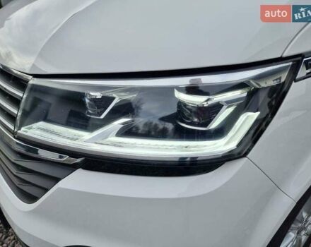 Білий Фольксваген Мультиван, об'ємом двигуна 1.97 л та пробігом 228 тис. км за 40900 $, фото 11 на Automoto.ua