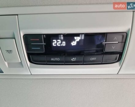 Білий Фольксваген Мультиван, об'ємом двигуна 1.97 л та пробігом 228 тис. км за 40900 $, фото 37 на Automoto.ua