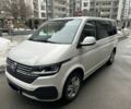 Белый Фольксваген Мультиван, объемом двигателя 2 л и пробегом 210 тыс. км за 44500 $, фото 3 на Automoto.ua
