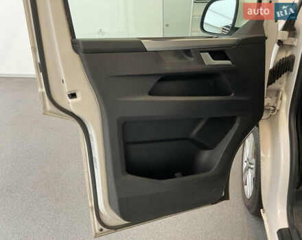 Белый Фольксваген Мультиван, объемом двигателя 1.97 л и пробегом 202 тыс. км за 34990 $, фото 3 на Automoto.ua