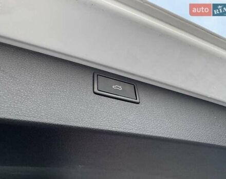 Білий Фольксваген Мультиван, об'ємом двигуна 2 л та пробігом 116 тис. км за 65900 $, фото 30 на Automoto.ua