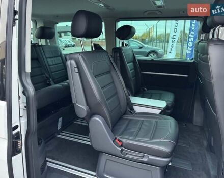 Білий Фольксваген Мультиван, об'ємом двигуна 2 л та пробігом 116 тис. км за 65900 $, фото 33 на Automoto.ua