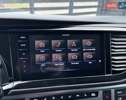 Білий Фольксваген Мультиван, об'ємом двигуна 2 л та пробігом 116 тис. км за 65900 $, фото 23 на Automoto.ua