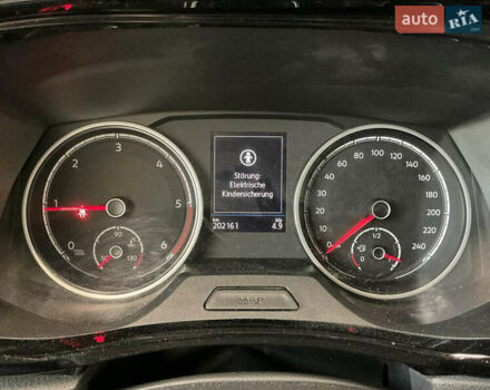 Белый Фольксваген Мультиван, объемом двигателя 1.97 л и пробегом 202 тыс. км за 34990 $, фото 7 на Automoto.ua