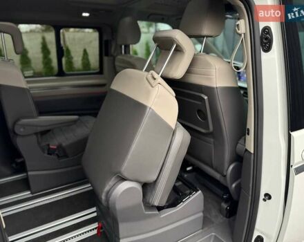 Белый Фольксваген Мультиван, объемом двигателя 2 л и пробегом 97 тыс. км за 67900 $, фото 36 на Automoto.ua