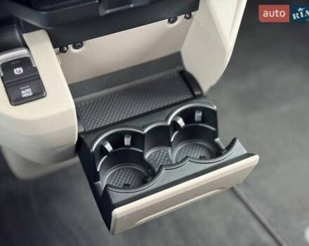 Белый Фольксваген Мультиван, объемом двигателя 2 л и пробегом 97 тыс. км за 67900 $, фото 25 на Automoto.ua