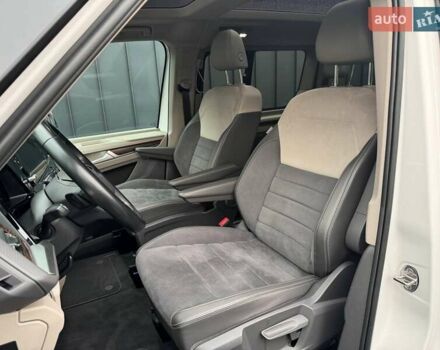 Белый Фольксваген Мультиван, объемом двигателя 2 л и пробегом 97 тыс. км за 67900 $, фото 16 на Automoto.ua