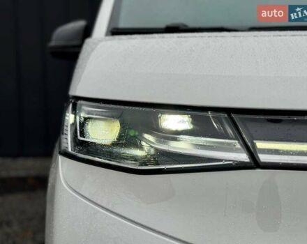 Белый Фольксваген Мультиван, объемом двигателя 2 л и пробегом 97 тыс. км за 67900 $, фото 3 на Automoto.ua