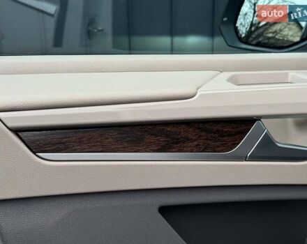 Белый Фольксваген Мультиван, объемом двигателя 2 л и пробегом 97 тыс. км за 67900 $, фото 39 на Automoto.ua