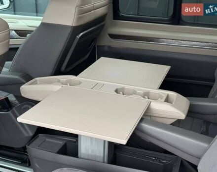 Белый Фольксваген Мультиван, объемом двигателя 2 л и пробегом 97 тыс. км за 67900 $, фото 30 на Automoto.ua