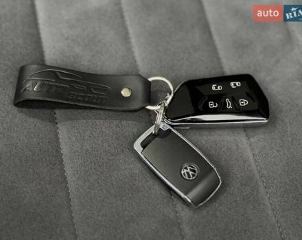 Белый Фольксваген Мультиван, объемом двигателя 2 л и пробегом 97 тыс. км за 67900 $, фото 20 на Automoto.ua