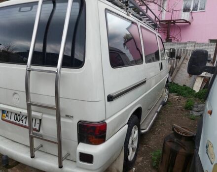 Белый Фольксваген Мультиван, объемом двигателя 2.4 л и пробегом 10 тыс. км за 8200 $, фото 1 на Automoto.ua