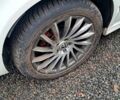 Білий Фольксваген Мультиван, об'ємом двигуна 2 л та пробігом 190 тис. км за 25000 $, фото 3 на Automoto.ua