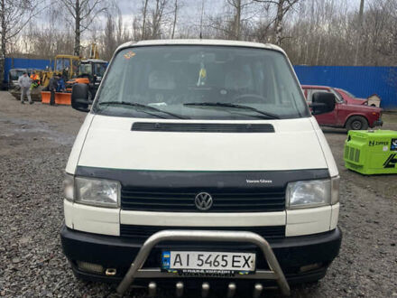 Белый Фольксваген Мультиван, объемом двигателя 2.46 л и пробегом 222 тыс. км за 4700 $, фото 1 на Automoto.ua