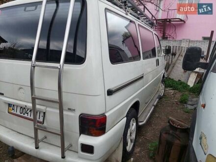 Білий Фольксваген Мультиван, об'ємом двигуна 2.4 л та пробігом 10 тис. км за 8200 $, фото 1 на Automoto.ua