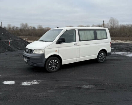 Белый Фольксваген Мультиван, объемом двигателя 1.9 л и пробегом 300 тыс. км за 8000 $, фото 1 на Automoto.ua
