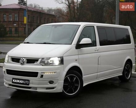 Белый Фольксваген Мультиван, объемом двигателя 1.98 л и пробегом 302 тыс. км за 23700 $, фото 1 на Automoto.ua