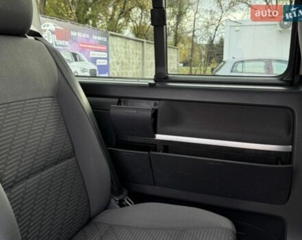 Белый Фольксваген Мультиван, объемом двигателя 2 л и пробегом 310 тыс. км за 17500 $, фото 1 на Automoto.ua