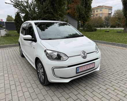 Фольксваген Мультиван 2013 в Каменце-Подольском на Automoto.ua Белый Фольксваген Мультиван, объемом двигателя 0 л и пробегом 150 тыс. км за 5999 $, фото 1 на Automoto.ua