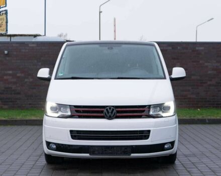Белый Фольксваген Мультиван, объемом двигателя 2 л и пробегом 175 тыс. км за 9700 $, фото 1 на Automoto.ua