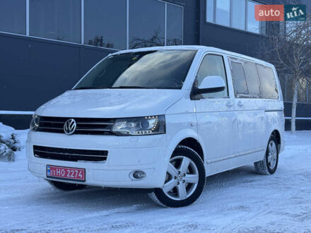 Білий Фольксваген Мультиван, об'ємом двигуна 2 л та пробігом 221 тис. км за 26500 $, фото 1 на Automoto.ua