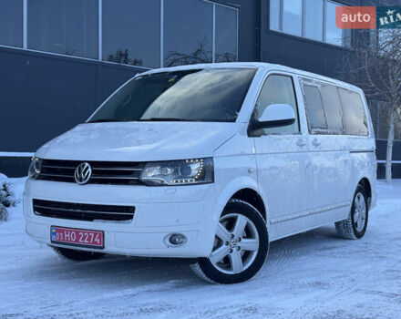 Белый Фольксваген Мультиван, объемом двигателя 2 л и пробегом 221 тыс. км за 26500 $, фото 1 на Automoto.ua