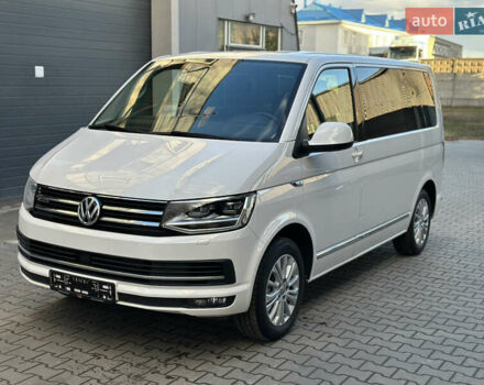 Белый Фольксваген Мультиван, объемом двигателя 2 л и пробегом 230 тыс. км за 36900 $, фото 1 на Automoto.ua