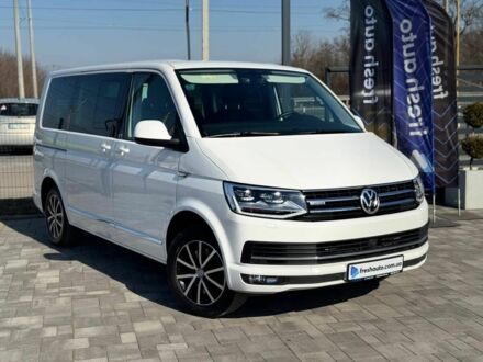 Белый Фольксваген Мультиван, объемом двигателя 2 л и пробегом 195 тыс. км за 39900 $, фото 1 на Automoto.ua