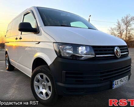 Белый Фольксваген Мультиван, объемом двигателя 2 л и пробегом 77 тыс. км за 31200 $, фото 1 на Automoto.ua