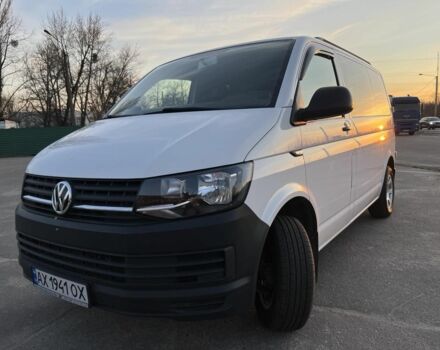 Белый Фольксваген Мультиван, объемом двигателя 2 л и пробегом 77 тыс. км за 28500 $, фото 1 на Automoto.ua