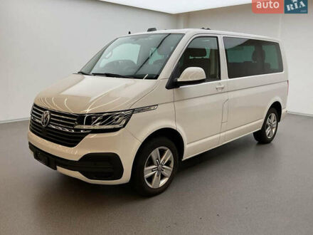 Белый Фольксваген Мультиван, объемом двигателя 1.97 л и пробегом 202 тыс. км за 34990 $, фото 1 на Automoto.ua