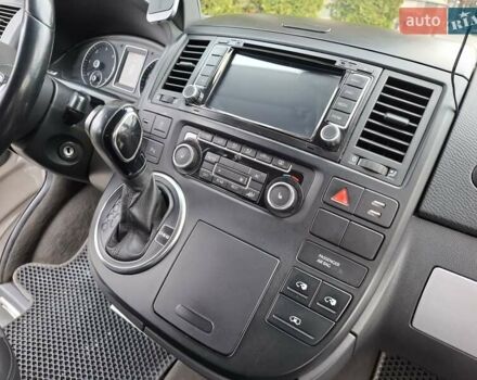 Бежевый Фольксваген Мультиван, объемом двигателя 2 л и пробегом 307 тыс. км за 19000 $, фото 29 на Automoto.ua