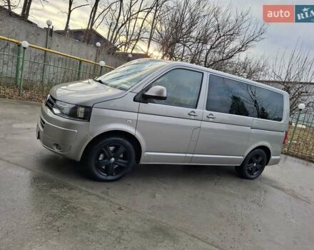 Бежевый Фольксваген Мультиван, объемом двигателя 2 л и пробегом 307 тыс. км за 19000 $, фото 1 на Automoto.ua