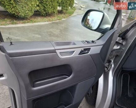 Бежевый Фольксваген Мультиван, объемом двигателя 2 л и пробегом 307 тыс. км за 19000 $, фото 15 на Automoto.ua