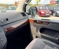 Бежевый Фольксваген Мультиван, объемом двигателя 2 л и пробегом 228 тыс. км за 21990 $, фото 16 на Automoto.ua