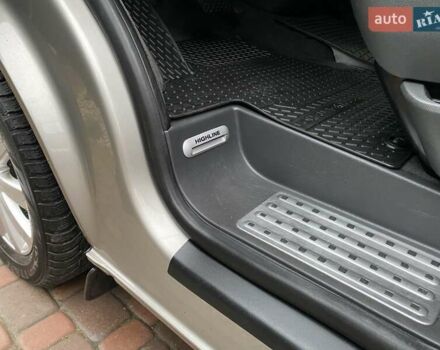 Бежевий Фольксваген Мультиван, об'ємом двигуна 1.98 л та пробігом 206 тис. км за 28500 $, фото 11 на Automoto.ua