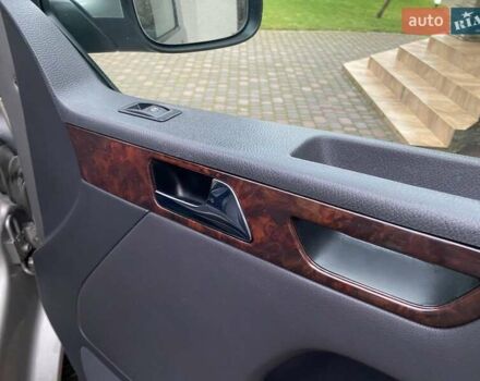 Бежевий Фольксваген Мультиван, об'ємом двигуна 1.98 л та пробігом 206 тис. км за 28500 $, фото 26 на Automoto.ua